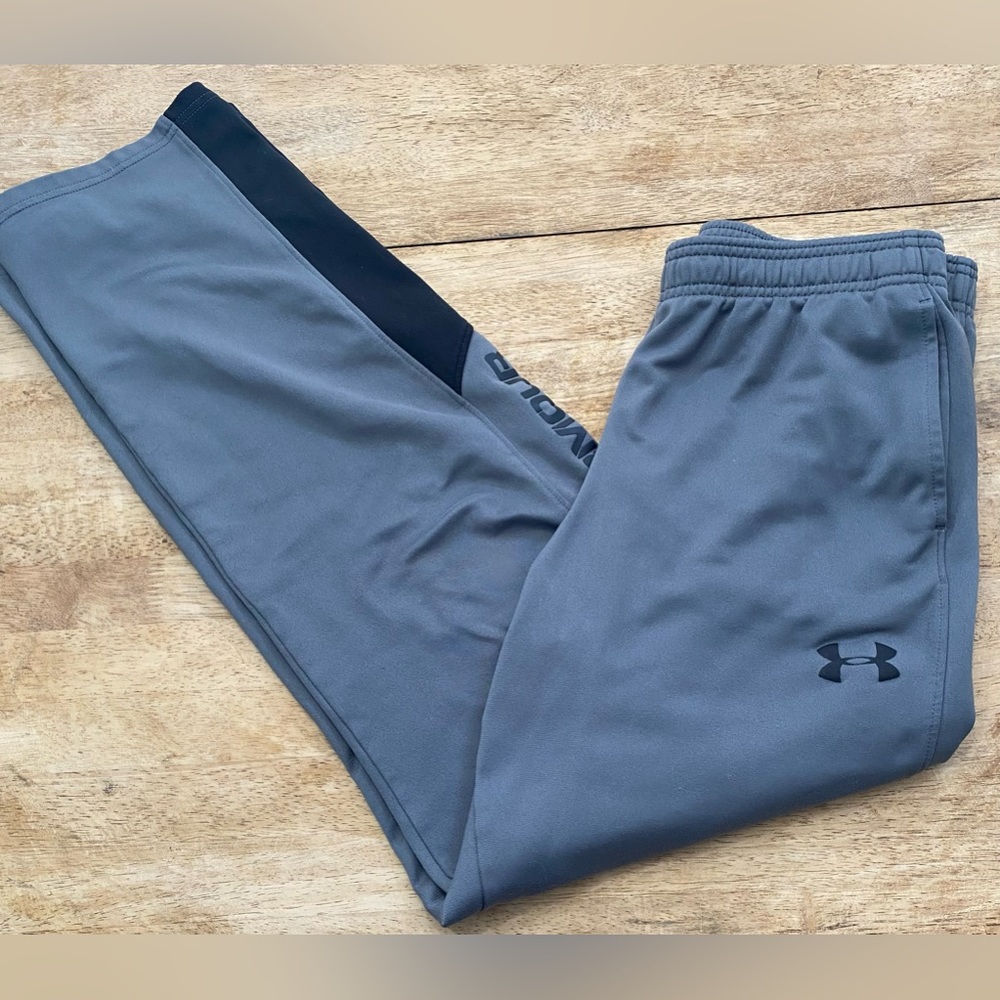Under Armour Youth Size Large Gray/Black Accent‎ Logo Athletic Pants